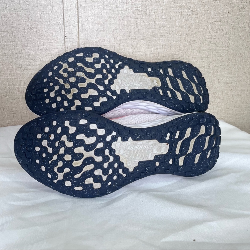 Nike Women's Light Pink Athletic Shoes - Picture 10 of 10